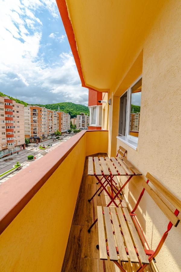 Mid-Term Rental Racadau Apartment Brašov Exteriér fotografie