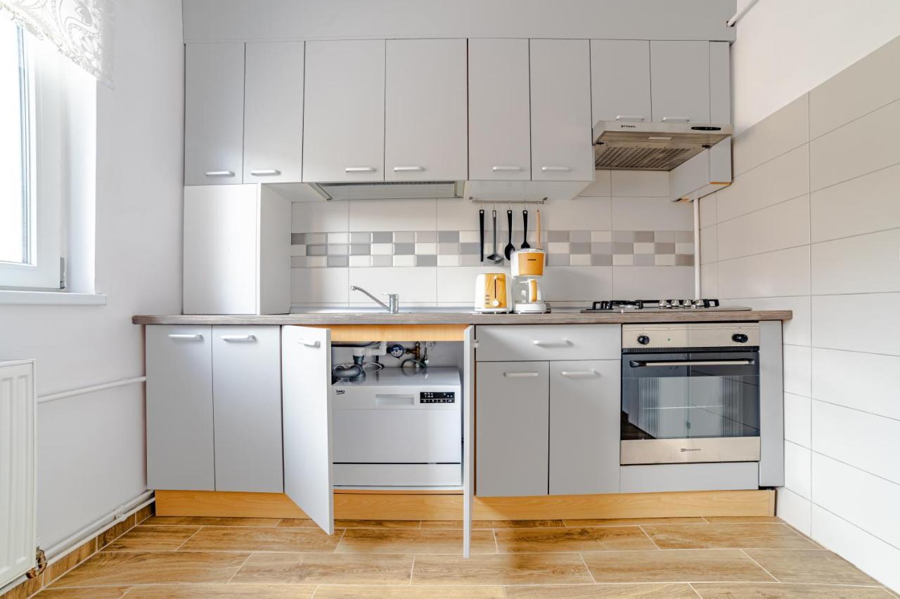 Mid-Term Rental Racadau Apartment Brašov Exteriér fotografie